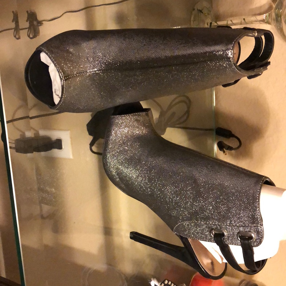 Silver booties - Picture 2 of 4